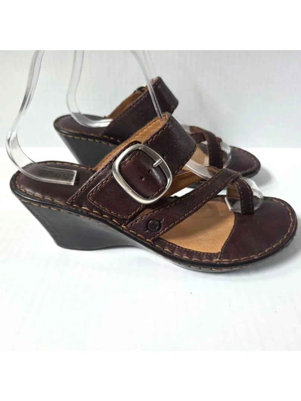 Born Sandals Womens 8 Brown Leather Toe Loop Buckle Wedge Comfort Boho Hippie